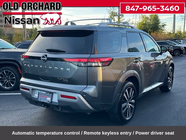 2023 Nissan Pathfinder Platinum — photo 7 of 23