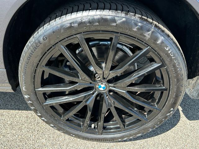 2022 BMW X6 xDrive40i — photo 8 of 29