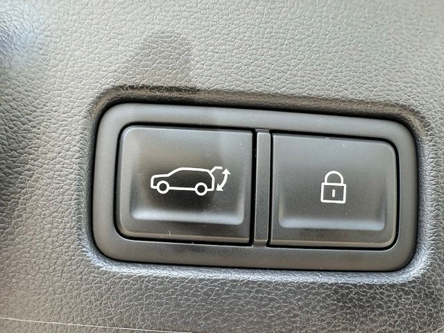 2025 Hyundai Santa Fe Hybrid Limited — photo 15 of 41