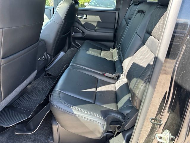 2022 Nissan Frontier PRO-4X — photo 12 of 49