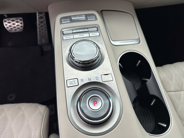 2025 Genesis GV70 3.5T Sport — photo 25 of 41