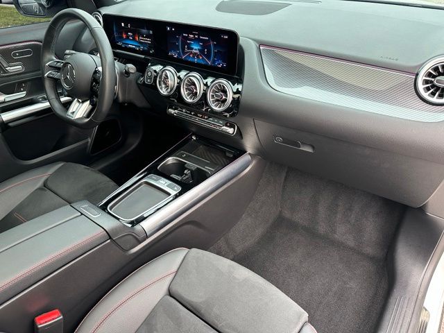 2025 Mercedes-Benz GLA GLA 35 AMG — photo 10 of 30