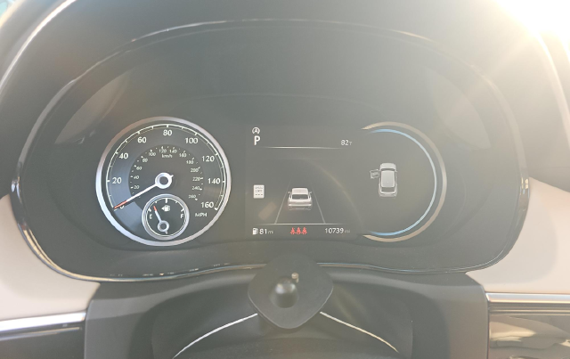 2025 Genesis GV70 2.5T — photo 7 of 8
