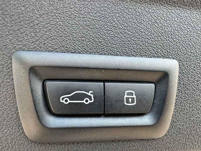 2025 BMW X6 xDrive40i — photo 10 of 29
