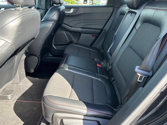 2023 Ford Escape ST-Line Select — photo 15 of 33