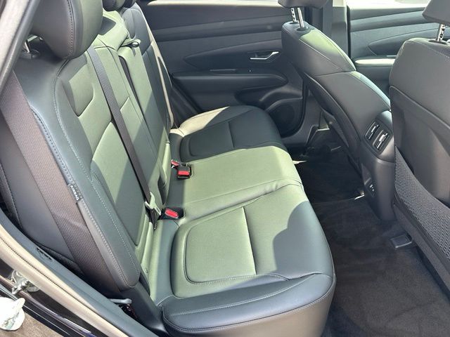 2025 Hyundai Tucson Hybrid SEL Convenience — photo 11 of 35