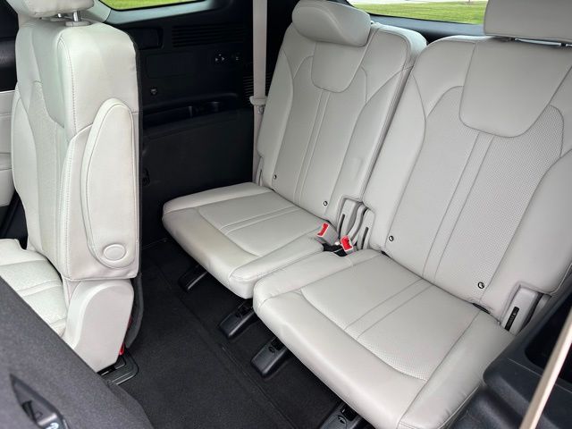2023 Kia Sorento Hybrid EX — photo 16 of 37