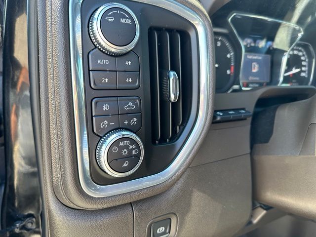2023 GMC Sierra 3500HD Denali — photo 21 of 33