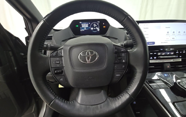 2023 Toyota bZ4X XLE — photo 7 of 10