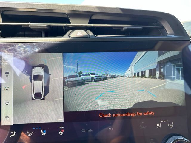 2023 LEXUS RZ 450e Premium — photo 30 of 32