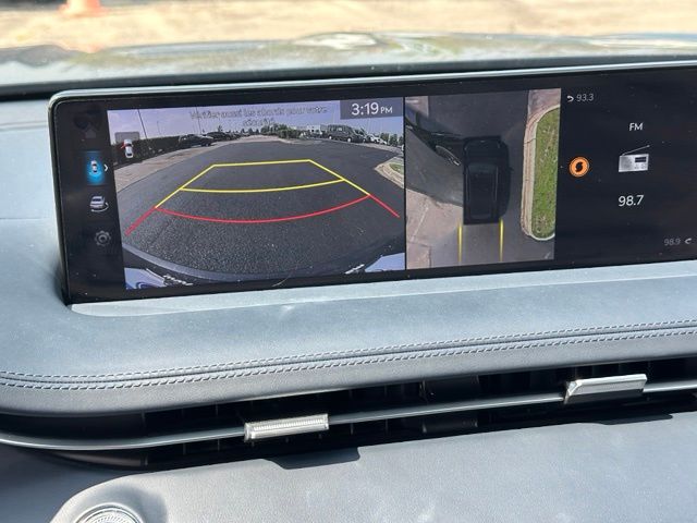 2023 Genesis GV70 2.5T — photo 28 of 37