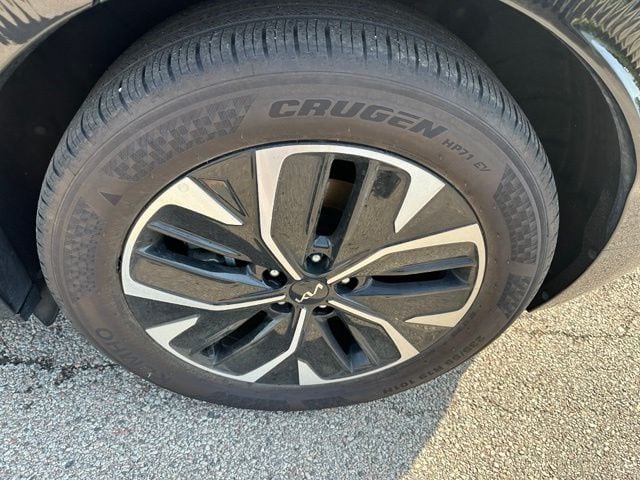 2024 Kia EV6 Wind — photo 8 of 31