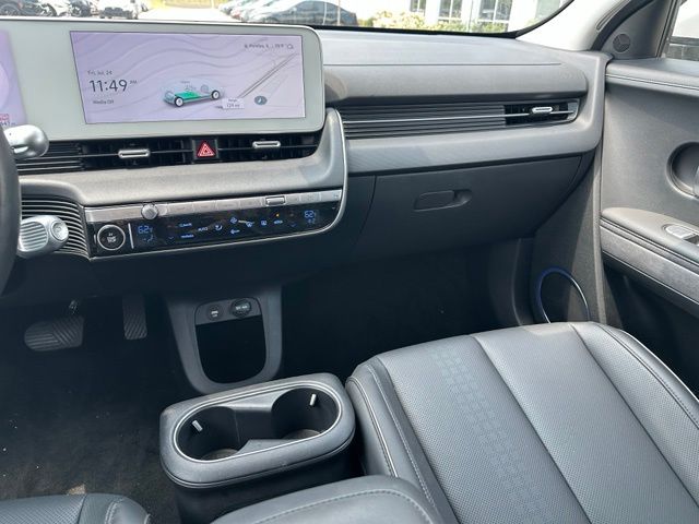 2024 Hyundai IONIQ 5 Limited — photo 16 of 35