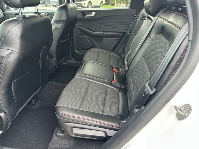 2023 Ford Escape ST-Line Select — photo 14 of 30