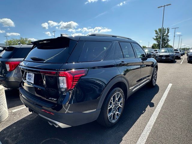2025 Ford Explorer Platinum — photo 5 of 13
