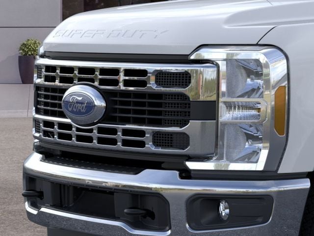 2026 Ford F-350SD XLT — photo 18 of 52