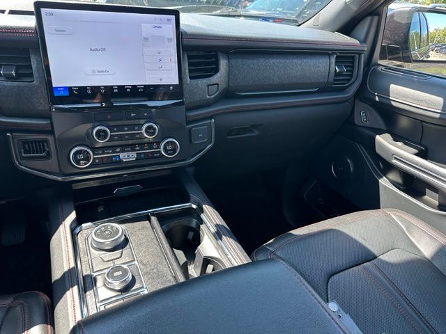 2022 Ford Expedition Limited — photo 22 of 38