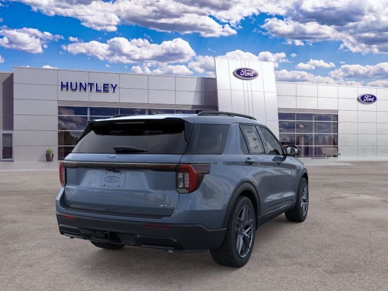 2026 Ford Explorer ST-Line — photo 32 of 54