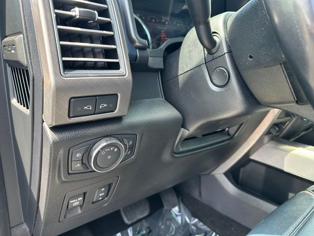 2018 Ford F-150 Limited — photo 17 of 28