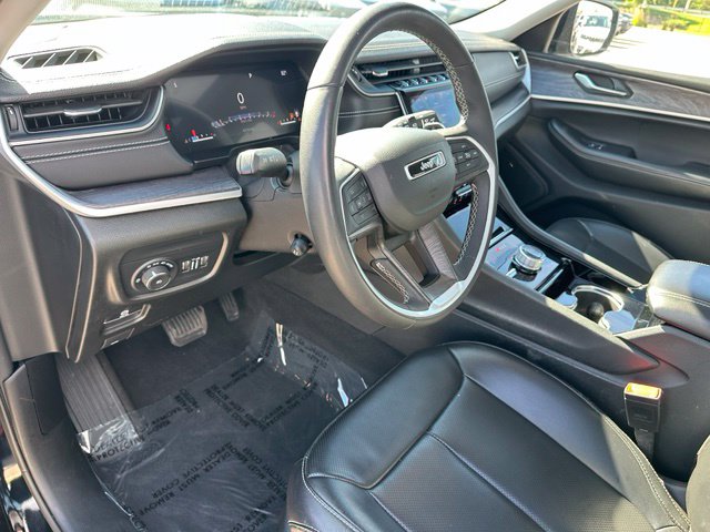 2023 Jeep Grand Cherokee Limited — photo 22 of 37