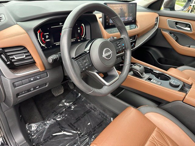2024 Nissan Rogue Platinum — photo 25 of 38