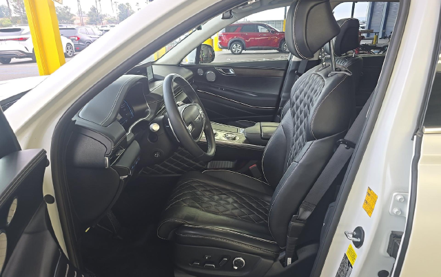 2023 Genesis GV80 3.5T — photo 5 of 10