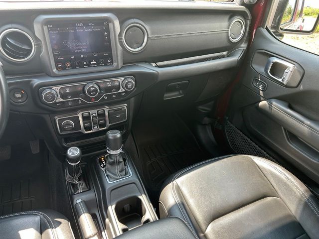 2021 Jeep Gladiator Overland — photo 14 of 28