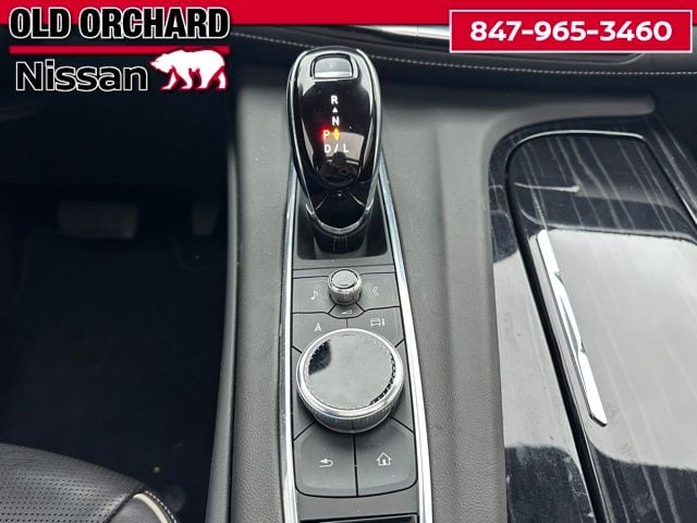 2023 Cadillac Escalade Sport — photo 17 of 21