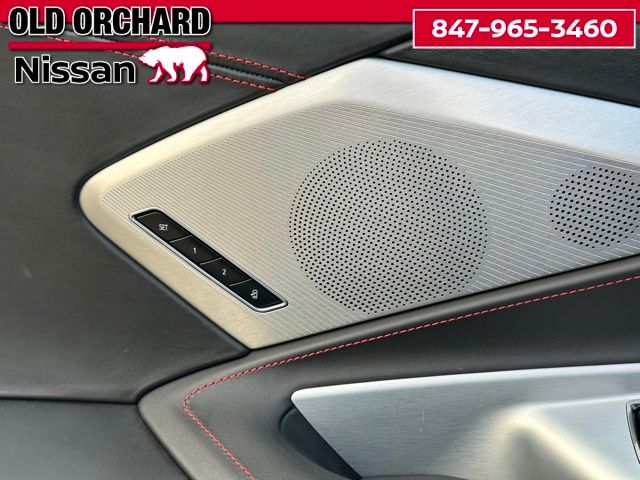 2024 Chevrolet Corvette Stingray — photo 12 of 25
