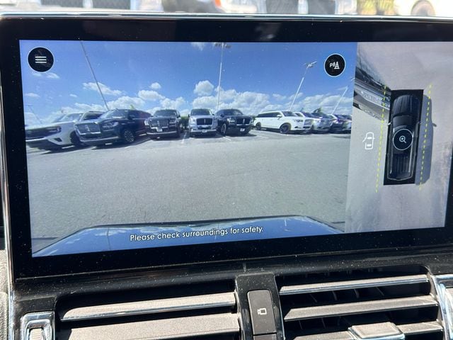 2022 Lincoln Navigator Reserve — photo 32 of 38