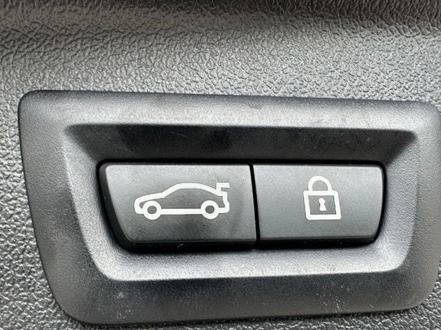 2022 BMW X5 M50i — photo 13 of 49