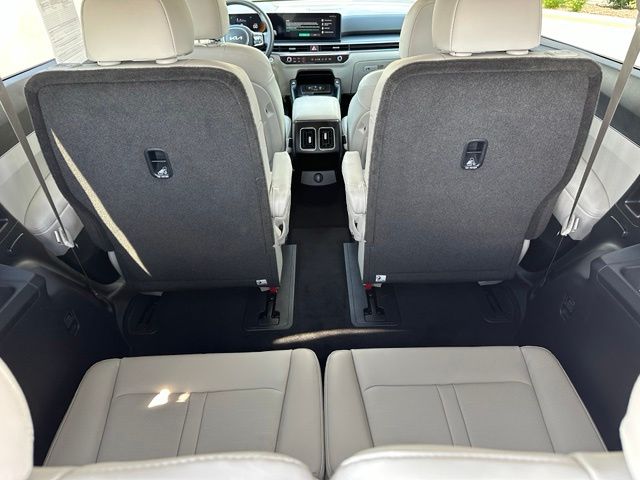2025 Kia Sorento Plug-In Hybrid EX — photo 15 of 34