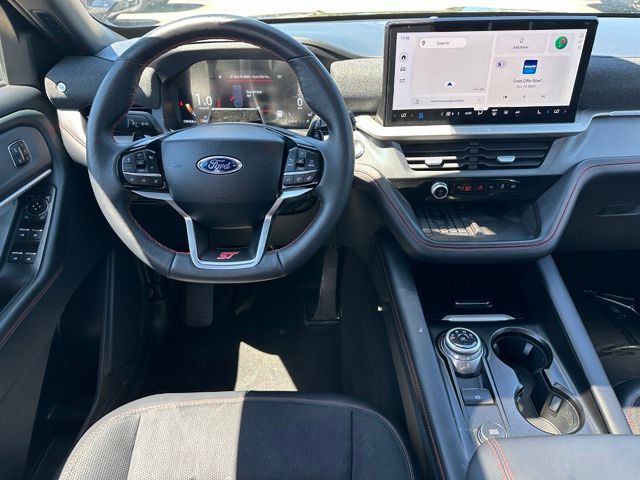 2025 Ford Explorer ST — photo 17 of 38