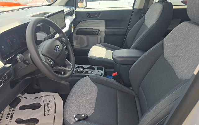 2025 Ford Maverick XLT — photo 5 of 9