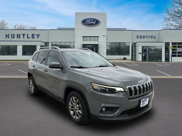 2020 Jeep Cherokee Latitude Plus — photo 4 of 23