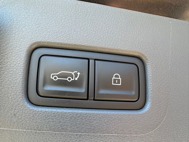 2025 Hyundai Santa Fe SEL — photo 12 of 28