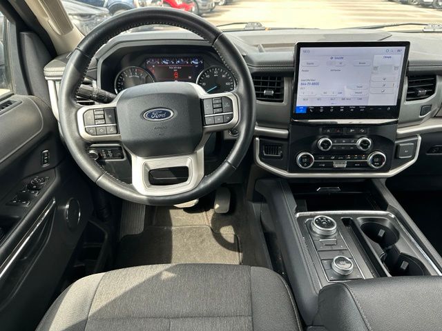 2024 Ford Expedition XLT — photo 14 of 25