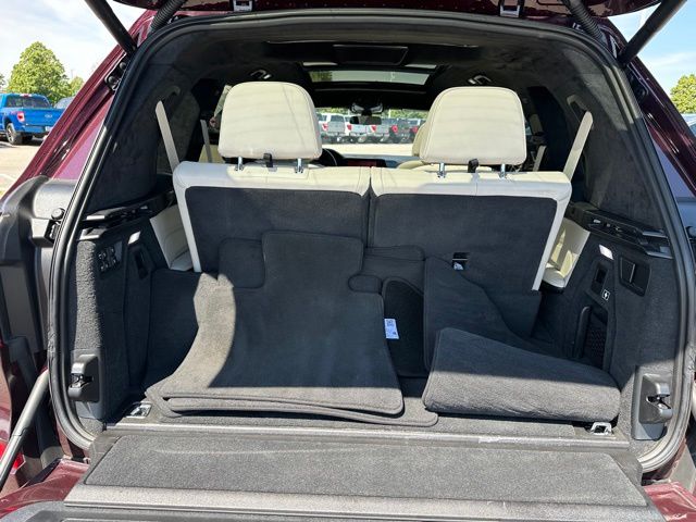 2021 BMW X7 M50i — photo 8 of 31