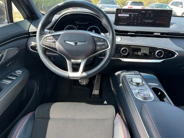2023 Genesis GV70 2.5T — photo 18 of 37