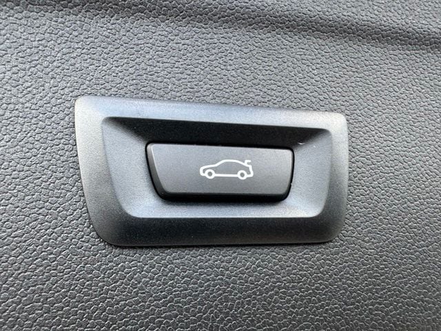 2023 BMW iX xDrive50 — photo 30 of 44