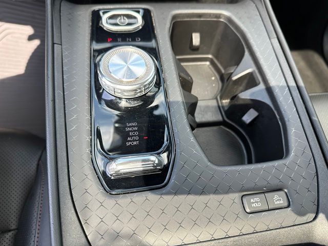 2024 Jeep Wagoneer S Launch Edition — photo 22 of 34