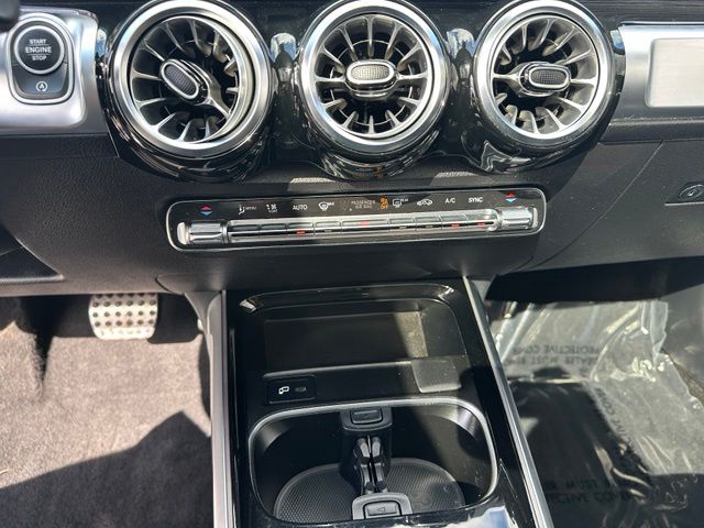 2023 Mercedes-Benz GLB GLB 35 AMG® — photo 24 of 27