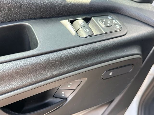 2025 Mercedes-Benz Sprinter 2500 Cargo 144 WB — photo 17 of 26