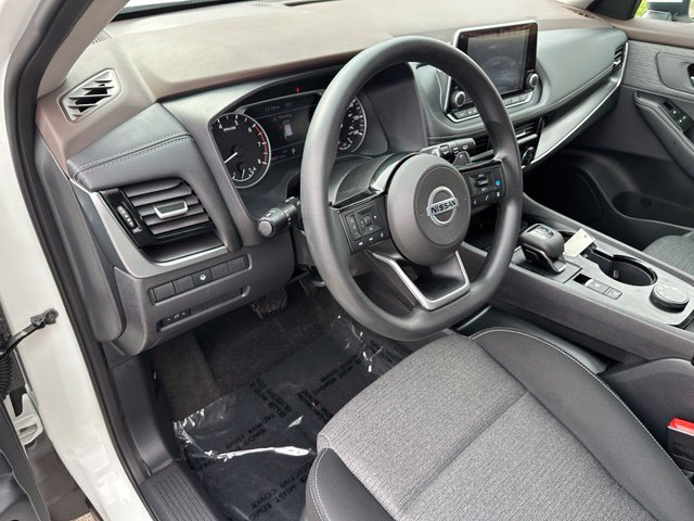 2021 Nissan Rogue SV — photo 18 of 26