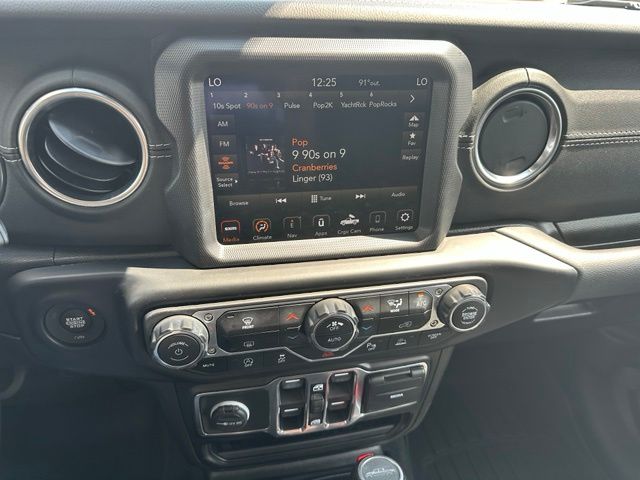 2021 Jeep Gladiator Overland — photo 21 of 28