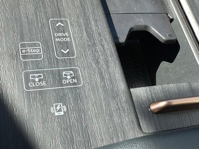 2024 Nissan Ariya Evolve+ e-4orce — photo 24 of 32