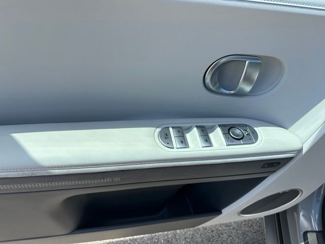 2024 Hyundai IONIQ 5 Limited — photo 21 of 38