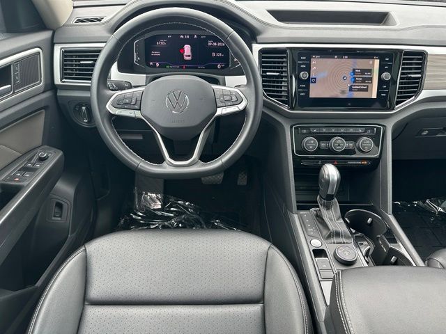2023 Volkswagen Atlas SEL — photo 19 of 34