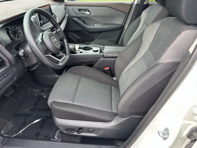 2021 Nissan Rogue SV — photo 16 of 26