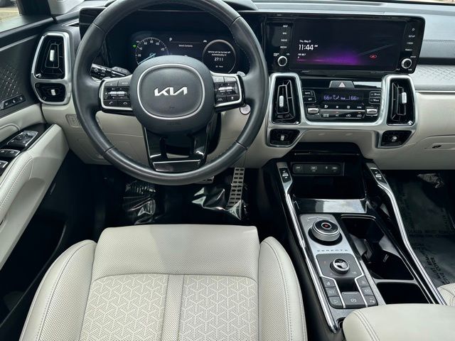 2023 Kia Sorento Hybrid EX — photo 20 of 37